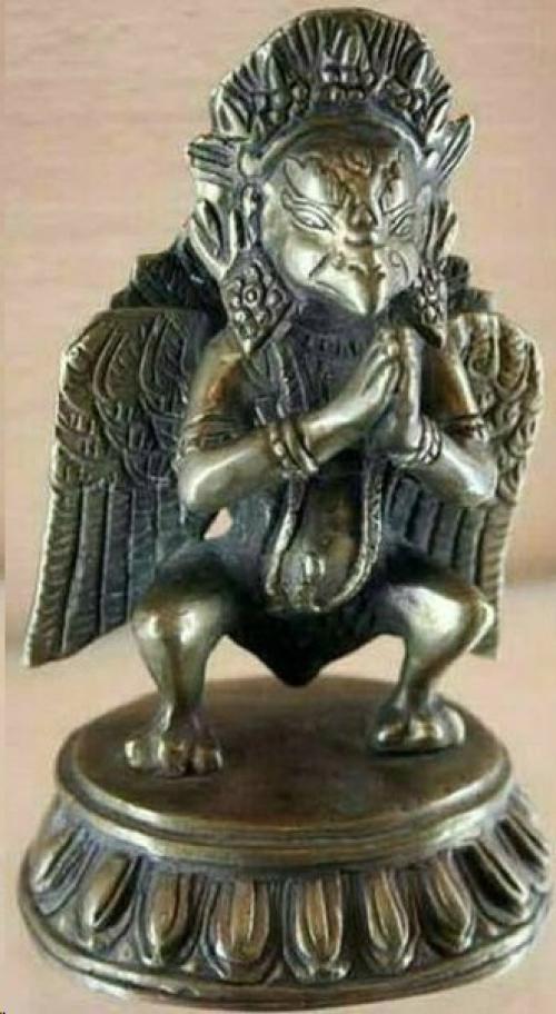 Гаруда - птицечеловек.  Многие индийские легенды содержат сюжеты о мифической птице гаруде огромных размеров, способной перевозить людей. 01