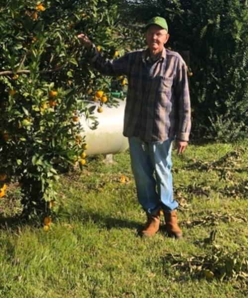 Это мой дедушка. 01