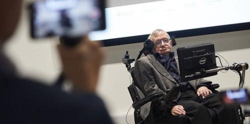 Стивен хокинг: Это Самое Опасное Время для Нашей Планеты. Стивен хокинг: Это Самое Опасное Время для Нашей Планеты.