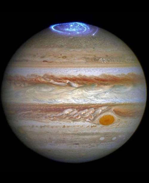 Юпитер Сатурн по числу спутников обогнал. 01