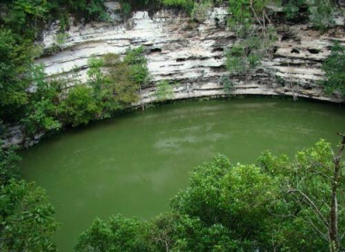 Чичен - ица - Колодец Племени Ица. 02