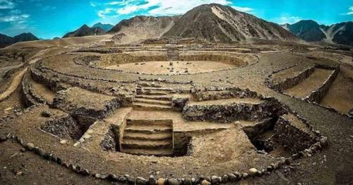Перуанский город - пирамида старше египетских пирамид на 4000 лет. 02