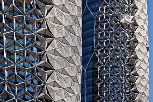 Эти башни - небоскребы, расположенные в Абу - даби. 01