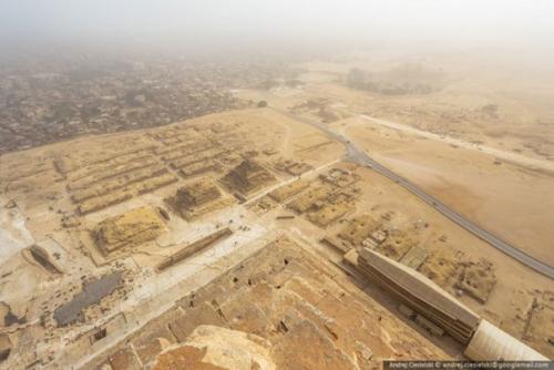 Уникальные фотографии с видами пирамид, снятые незаконно. 04