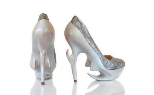 Anastasia Radevich. - Агрессия, культ тлена и красота природы - обувь как современное полотно для художника. 01