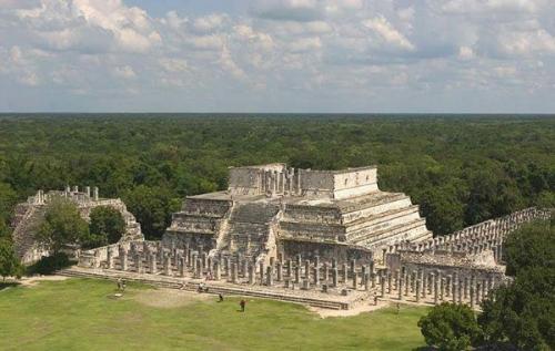 Чичен - ица - Колодец Племени Ица. 01