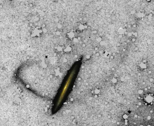 Откуда у галактики Острие Ножа взялся хвост и почему он уникален. 01