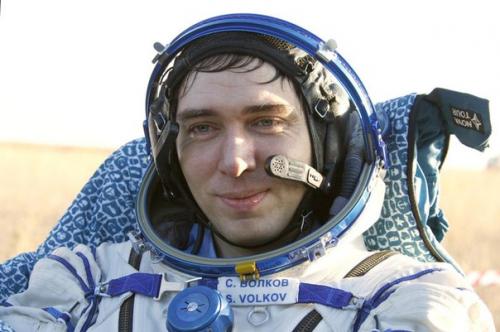 Космонавты Сергей волков, Михаил Корниенко и Скотт келли благополучно вернулись на землю.

