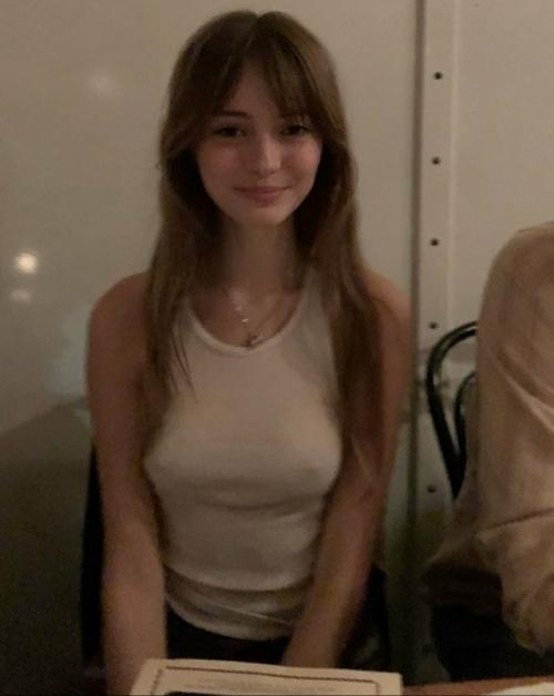 + 10 тысяч подписчиков за 1 день собрала девушка на своем аккаунте после того, как показала, как она проверяет с кем общается её парень. 

