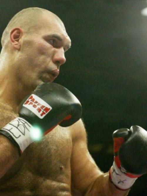 Ведущий UFC в беседе с Теренсом Кроуфордом раскритиковал весовые лимиты в смешанных единоборствах. 02