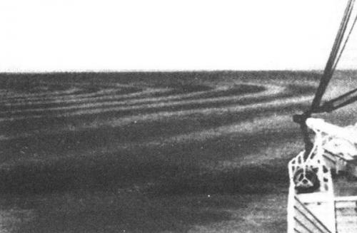 Светящиеся круги в океане - аномальные явления.
