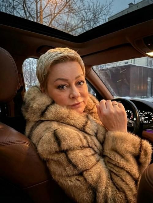 Народная артистка Мария Аронова рассказала, что в молодости сильно переживала из-за своей внешности.  