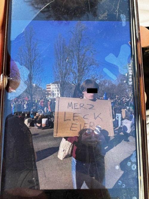 Скандал на протестах в Берлине.

