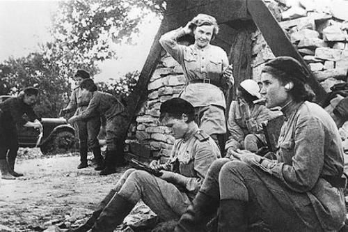 Отряд Ночные Ведьмы - женская элита красной армии.