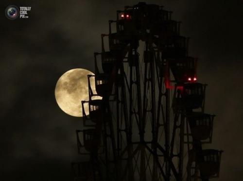 Суперлуния в разных уголках планеты. 09