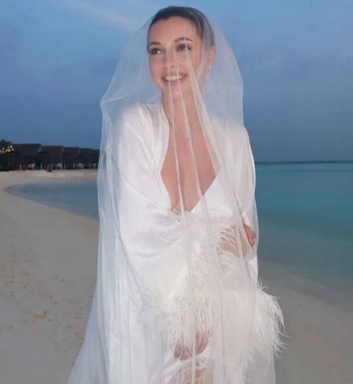 Молодожены на пляже: победительница шоу Холостяк Дарья канануха показала свадебные снимки. 01