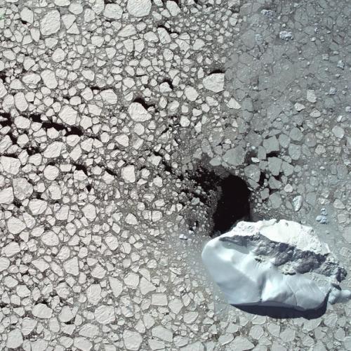 Скопления льда в Антарктике и Гренландии со спутника. 03