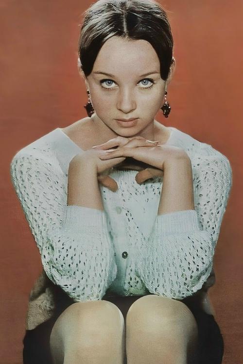 Хорoшенькая и весьма запоминaющаяся. 
