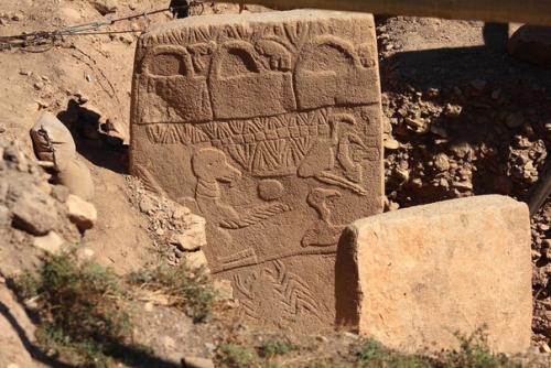 На рисунках из гёбекли - тепе возможно показано падение кометы 13 тысяч лет назад. 01