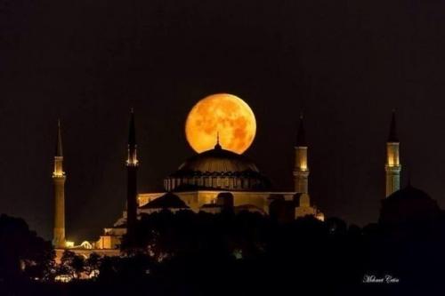 Суперлуния в разных уголках планеты. 06