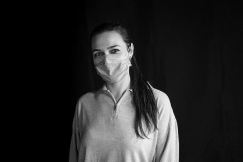 Главный врач больницы в посёлке коммунарка поделился портретами врачей, которые вносят свой вклад в борьбу с коронавирусом. 07