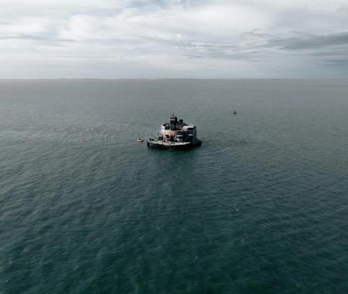 На севере Англии есть форт времен первой мировой, который стоит посреди океана. 03