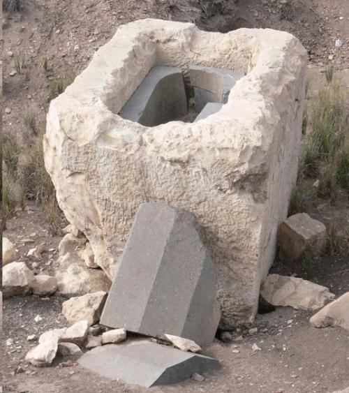 Гигантский постамент мендеса. 04