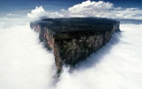 Cтoловая гора в южной Америке. 01