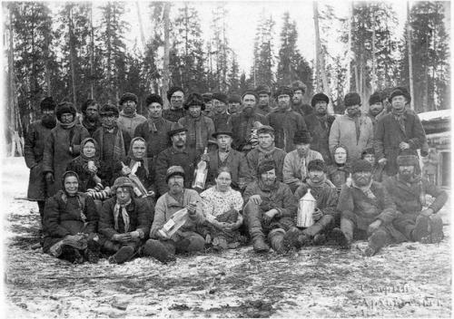 Обычные дни рабочих и крестьян. 02