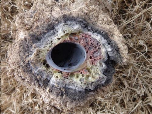 Фульгурит: когда молния ударяет в песок. 01