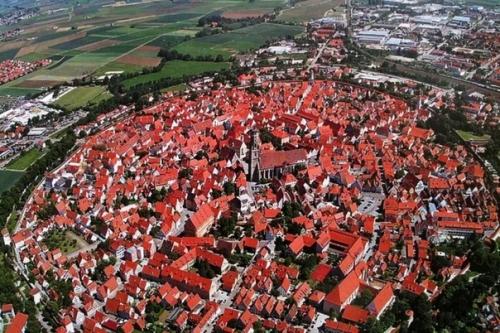 Нордлинген - круглый город в метеоритном кратере. 03