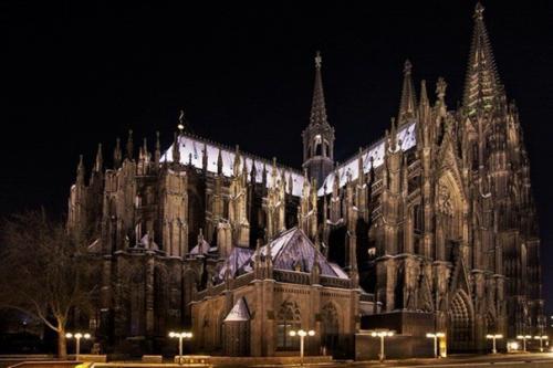 Миcтичecкие тaйны кeльнcкoгo coбopa. 01 Миcтичecкие тaйны кeльнcкoгo coбopa. 01