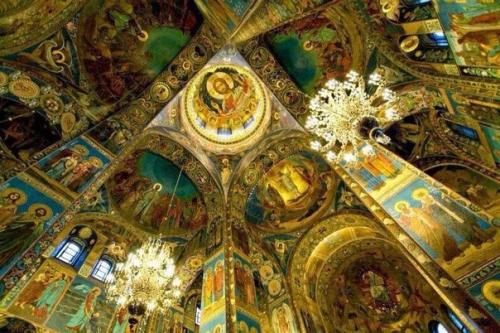 Легенды о храме спас - на - крови. 
