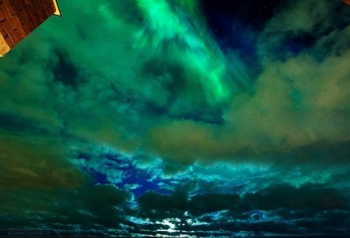 Красочное полярное сияние в Архангельске (28. 02