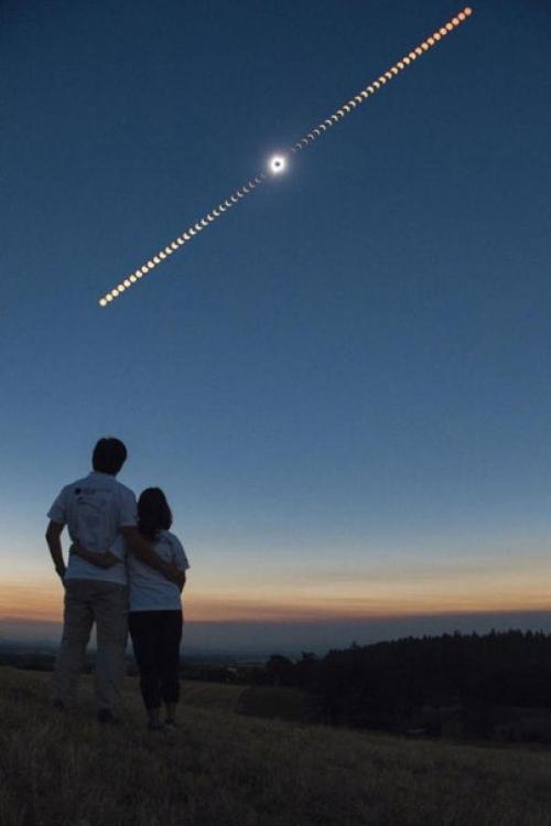 10 лучших фотографий полного солнечного затмения 2017. 04