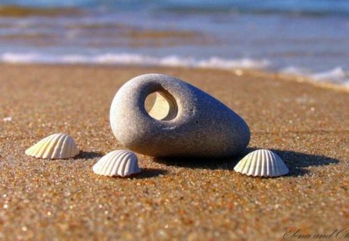 Дырявые камни - куриный бог, ведьмин камень, Перунова стрела. 02 Дырявые камни - куриный бог, ведьмин камень, Перунова стрела. 02