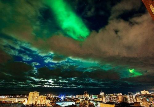 Красочное полярное сияние в Архангельске (28.