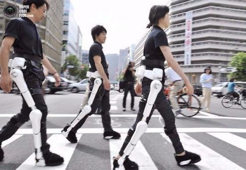 Японский экзоскелет на мировой рынок выходит.