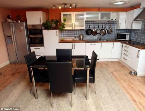 Женщина бункер второй мировой в трёхкомнатный дом превратила. 05 Женщина бункер второй мировой в трёхкомнатный дом превратила. 05