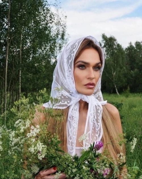 42-Летняя фотомодель алена водонаева в своей новой фотосессии. 01