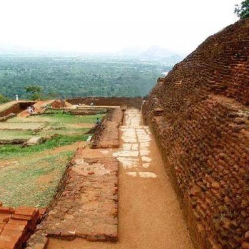 Горный дворец в Сигирии. 02 Горный дворец в Сигирии. 02