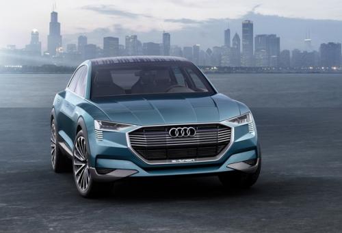 Audi представила большой электрический кроссовер. Audi представила большой электрический кроссовер.