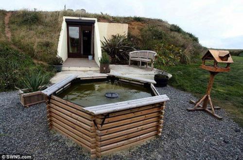 Женщина бункер второй мировой в трёхкомнатный дом превратила. 01 Женщина бункер второй мировой в трёхкомнатный дом превратила. 01