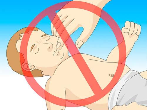 Что делать если ребенок подавился! 03 Что делать если ребенок подавился! 03