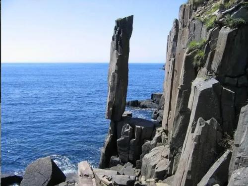 Чудо природы: каменные глыбы, которые будто повисли в воздухе. 01 Чудо природы: каменные глыбы, которые будто повисли в воздухе. 01