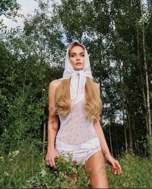 42-Летняя фотомодель алена водонаева в своей новой фотосессии. 03