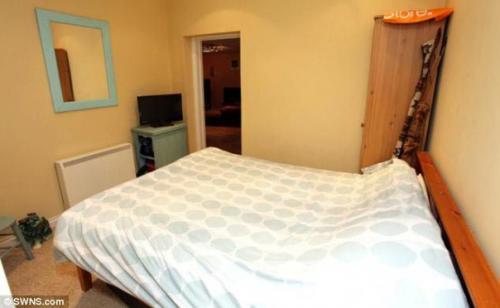 Женщина бункер второй мировой в трёхкомнатный дом превратила. 07 Женщина бункер второй мировой в трёхкомнатный дом превратила. 07