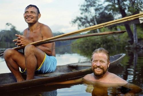 Христианский миссионер, задумавший перевести библию на язык пираха, после общения с туземцами стал атеистом.

