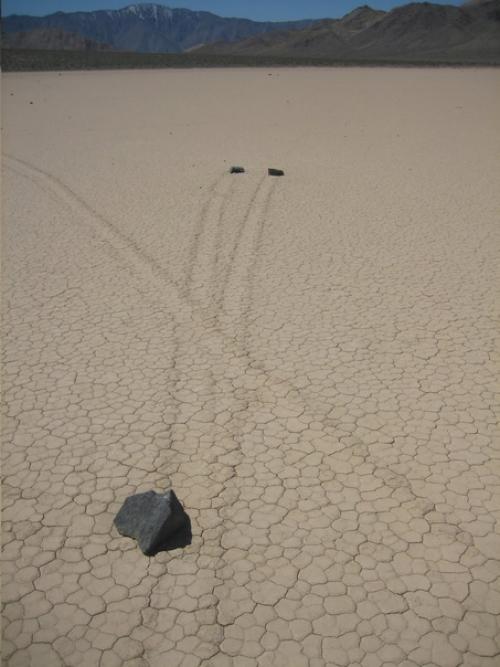 Почему камни долины смерти двигаются? 02