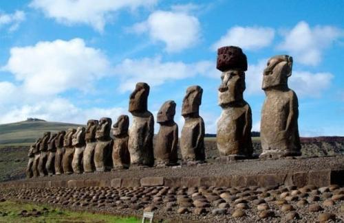 Выбрала матовый. Матовое покрытие на светлых оттенках конечно не очень практично смотрится со временем, быстро марается. 02